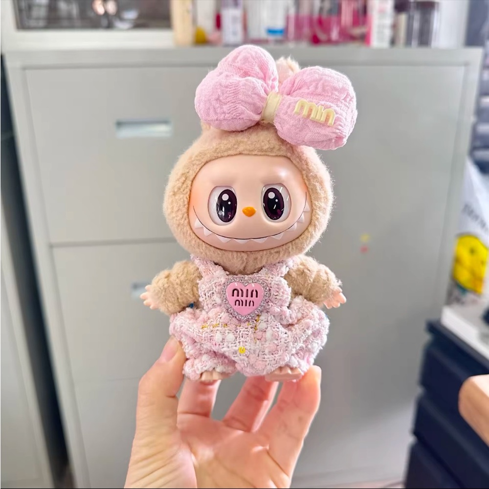 Pop Mart The Monsters Macaron Have a Seat Labubu Designer Clothing Outfit